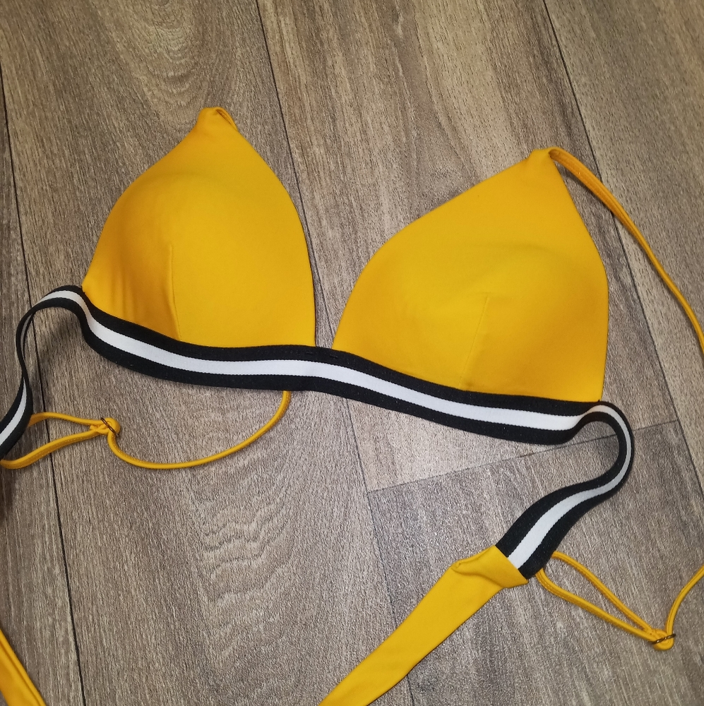 MALIBU yellow bikini top size medium